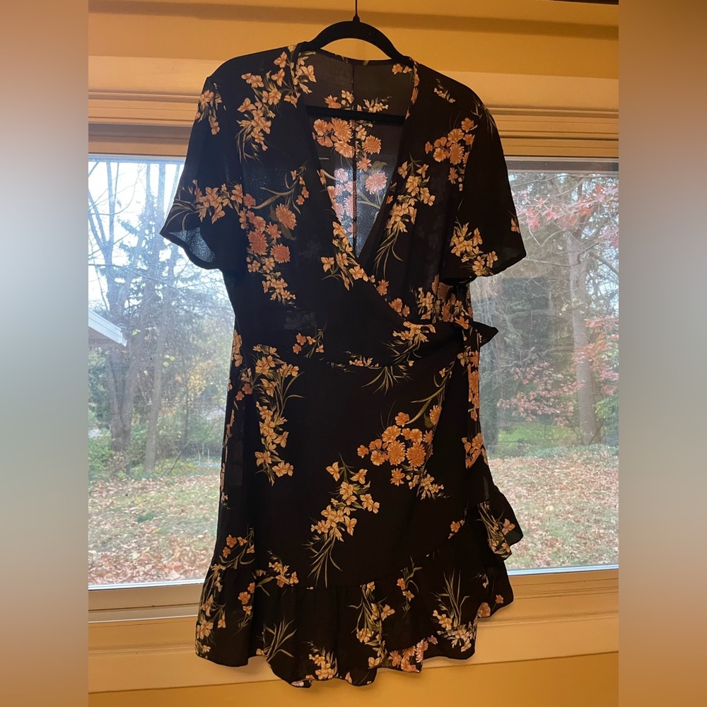 Black Floral Wrap Mini Dress Short Flutter Sleeve Ruffled Hem Size XXL
